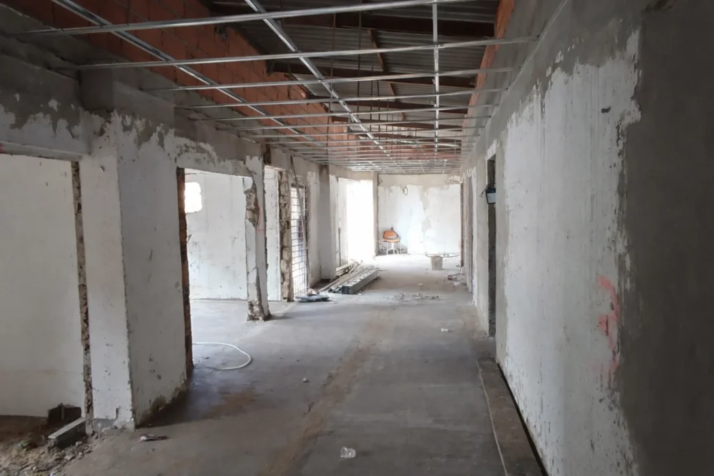 2 q85 1772471304 8558