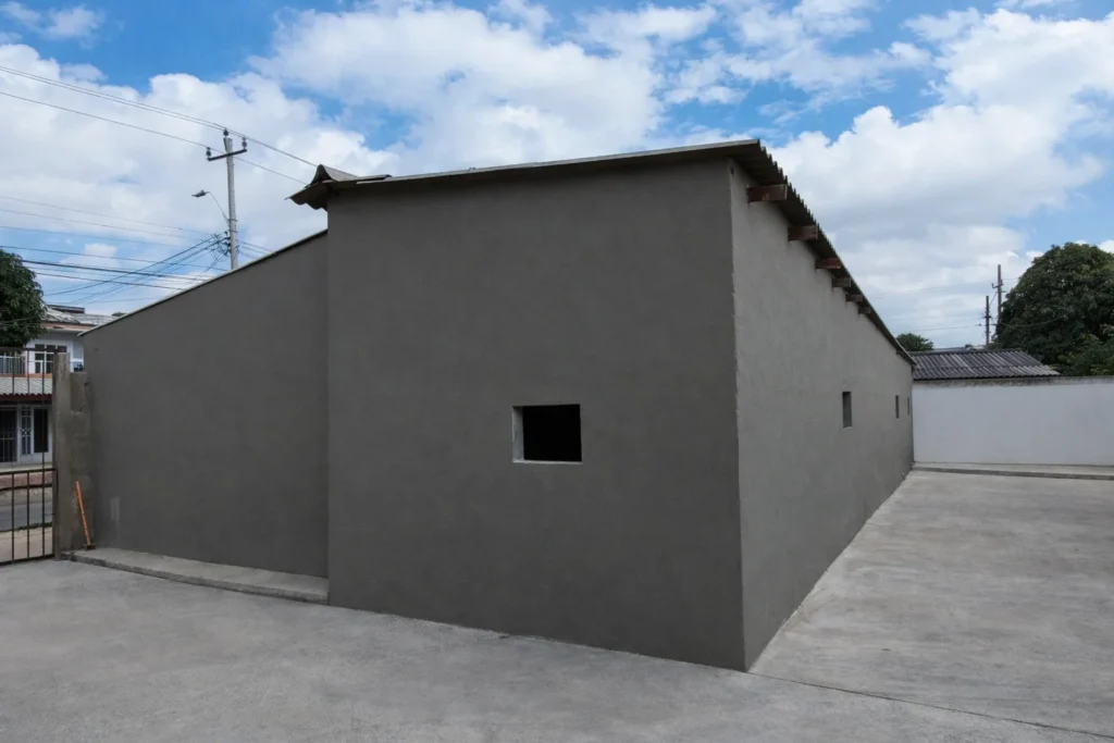 Después: sede ampliada y adecuada para IPS con acabados listos para operación en Barranquilla